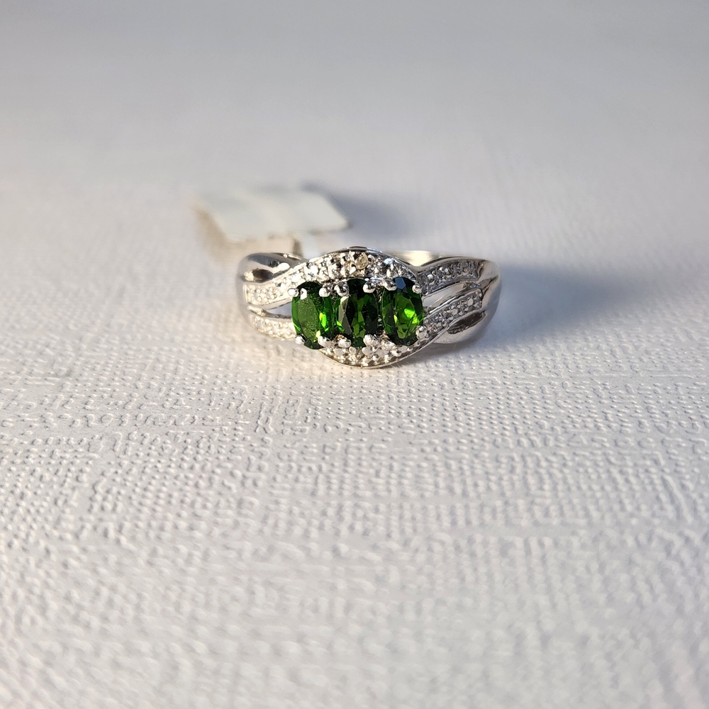 [SOLD LOCALLY] 925 Diopside Trilogy & Zircon Ring Sz 7 Petite Semi Vintage - Picture 3 of 12